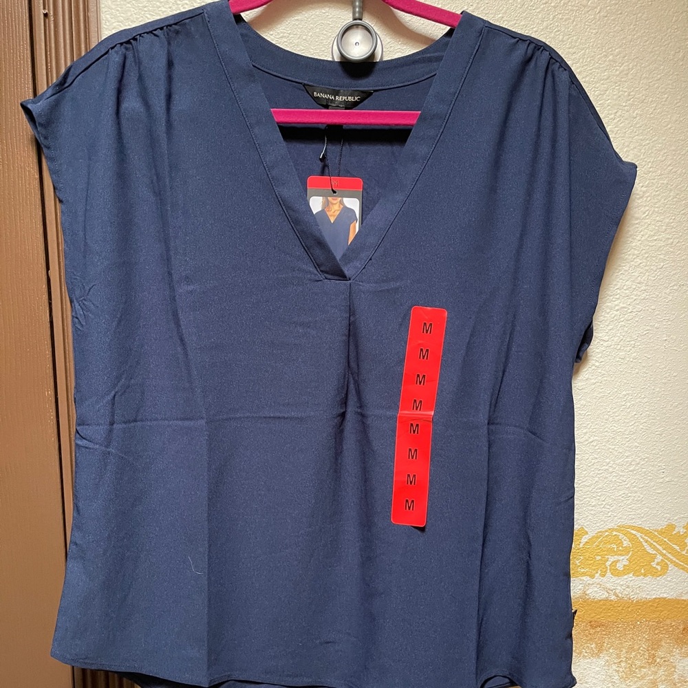 Banana republic- blue blouse size M NEW